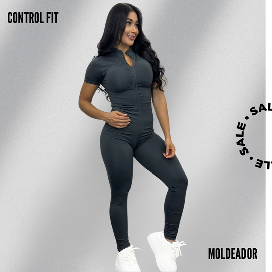 Enterizo Control Fit - Manga Corta con Cierre en Gris Oscuro.