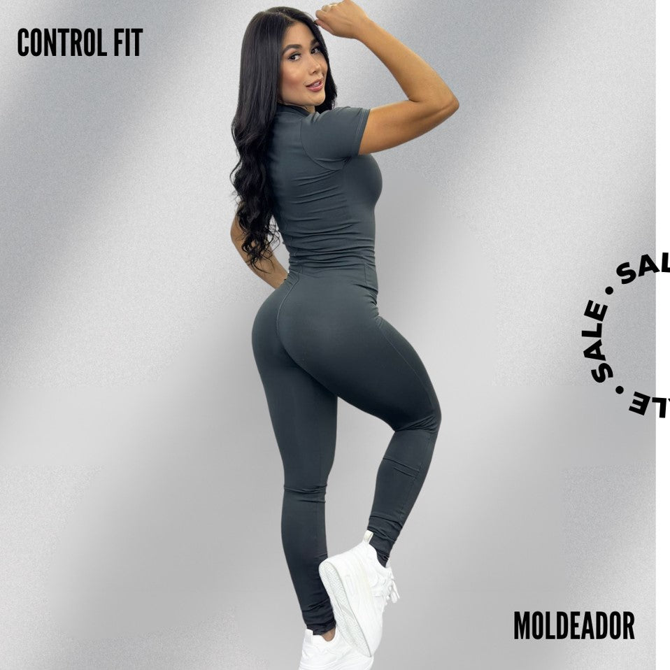 Enterizo Control Fit - Manga Corta con Cierre en Gris Oscuro.